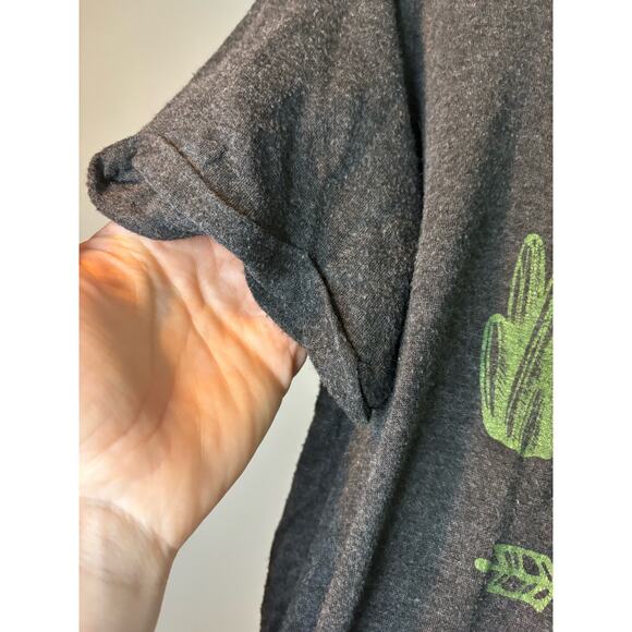 Cactus cacti FREE HUGS graphic‎ funny t-shirt top tee-shirt Paper Crane - Small - Picture 5 of 7